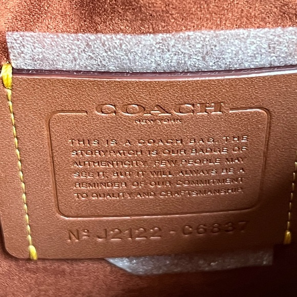 💰SOLD - C6837 - Coach Beat Shoulder Bag in Signature Canvas with Patches - Picture 7 of 15